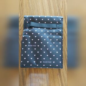 New MARY KAY TRAVEL ROLL UP BAG Hanging Black w/ Pink Hearts